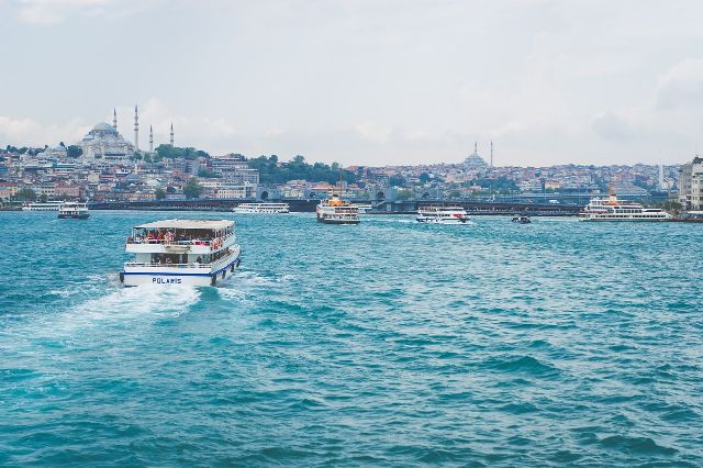 »Meine Abhängigkeit von den Düften einer Stadt kommt aus Istanbul.« Petros Markaris über seine drei Städte