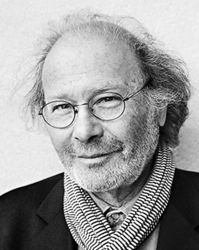 »Die größte Herausforderung für mich war es, meine Mutter nicht bloßzustellen und ihren Charakter nicht zu beschädigen.«
Ein Interview mit Michel Bergmann