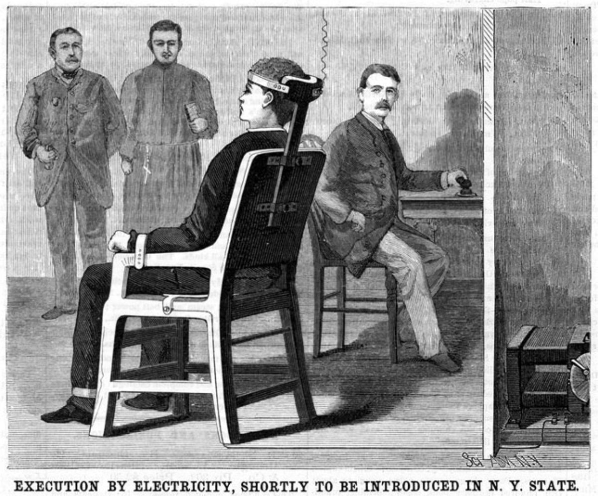 1898: Der elektrische Stuhl wurde von Edisons Mitarbeiter Harold P. Brown entwickelt. Edison und George Westinghouse, der den Wechselstrom propagierte, lieferten sich damals einen erbitterten Streit darüber, welche Stromart sicherer in der Anwendung sei. 1898: Der elektrische Stuhl wurde von Edisons Mitarbeiter Harold P. Brown entwickelt. Edison und George Westinghouse, der den Wechselstrom propagierte, lieferten sich damals einen erbitterten Streit darüber, welche Stromart sicherer in der Anwendung sei.