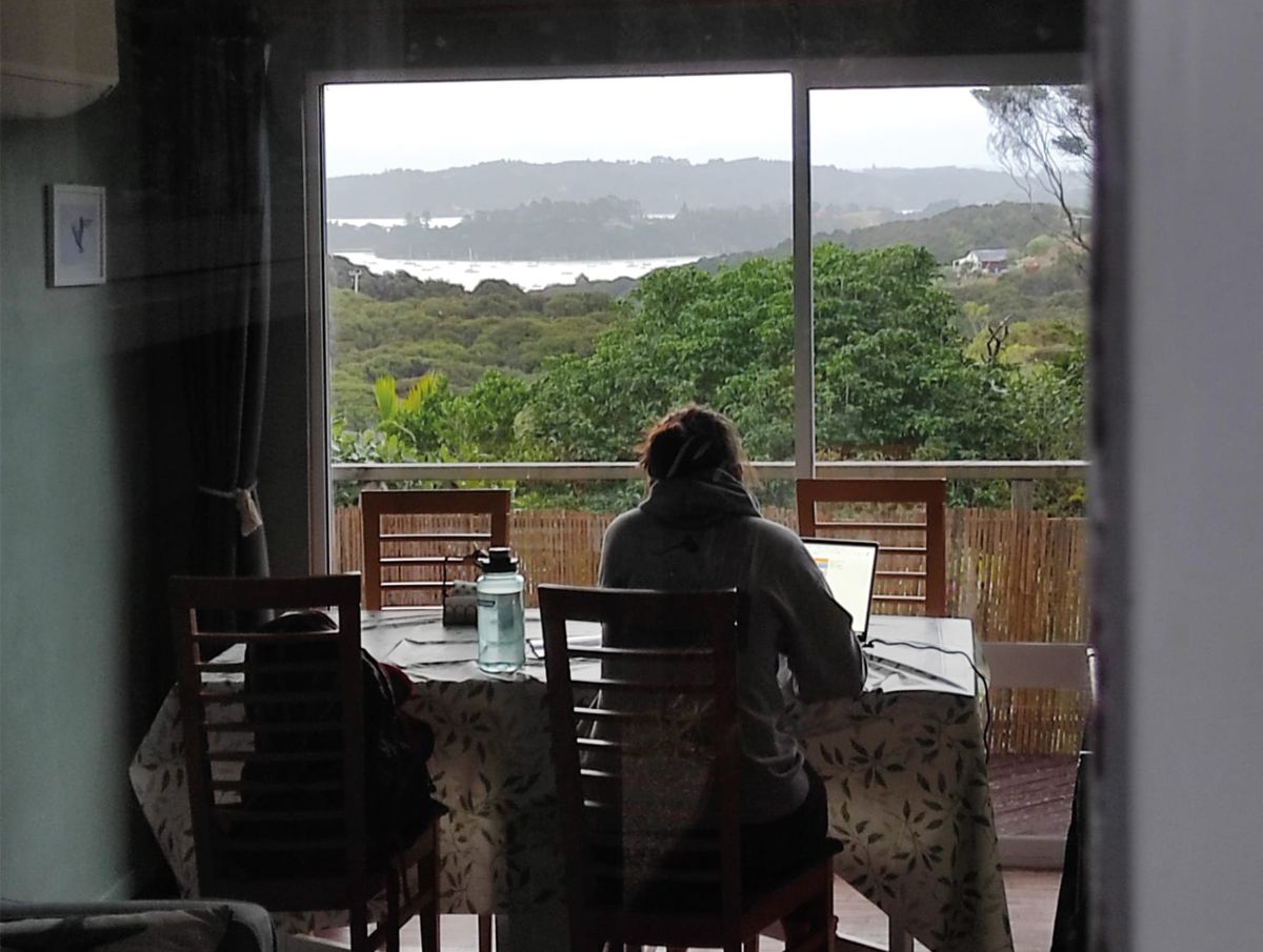 Arbeit mit Aussicht auf großer Reise in Neuseeland © privat Arbeit mit Aussicht auf großer Reise in Neuseeland © privat