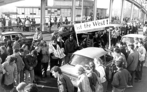 Foto: Bundesarchiv, Bild 183-1989-1118-028 / CC-BY-SA 3.0, CC BY-SA 3.0 de, via Wikimedia Commons <p>Foto: Bundesarchiv, <a href="https://commons.wikimedia.org/w/index.php?curid=5424869" target="_blank">Bild 183-1989-1118-028</a> / CC-BY-SA 3.0, <a href="https://creativecommons.org/licenses/by-sa/3.0/de/deed.en" target="_blank">CC BY-SA 3.0 de</a>, via Wikimedia Commons</p><br/>