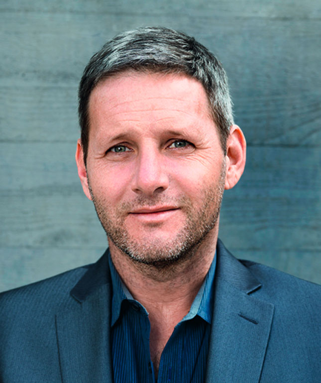Emanuel Bergmann im Video über sein erfolgreiches Debüt Der Trick: http://diolink.ch/zc Foto: Philipp Rohner / © Diogenes Verlag Emanuel Bergmann im Video über sein erfolgreiches Debüt Der Trick: http://diolink.ch/zc Foto: Philipp Rohner / © Diogenes Verlag